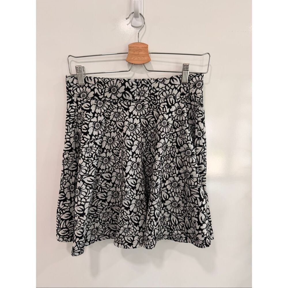 Urban Outfitters Cooperative Knit Floral Skirt M‎